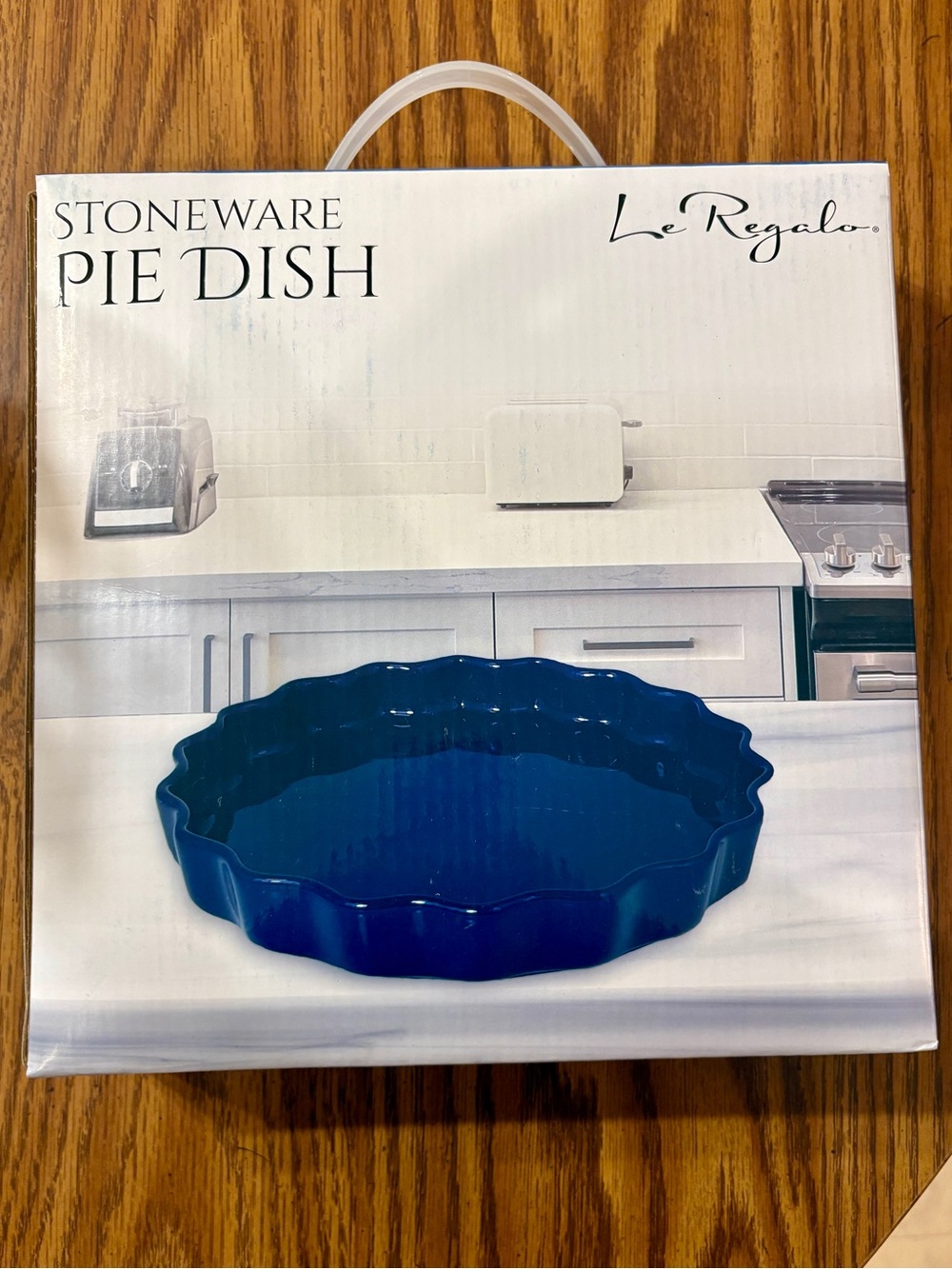 9.5-inch Le Regalo Stoneware Pie Dish